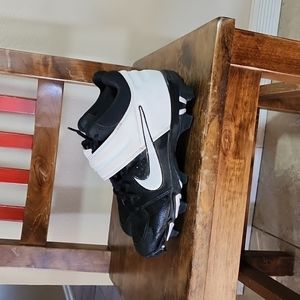 Nike. SZ Y 5.5 Boys Cleats
